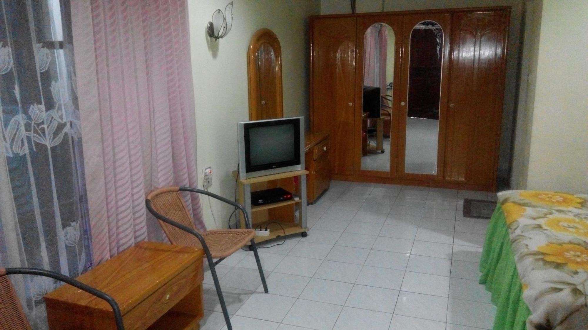 Melissa Palace Hotel And Karaoke Parapat Kültér fotó