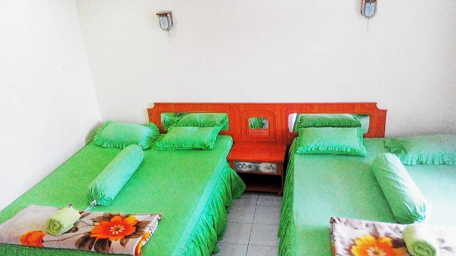 Melissa Palace Hotel And Karaoke Parapat Kültér fotó